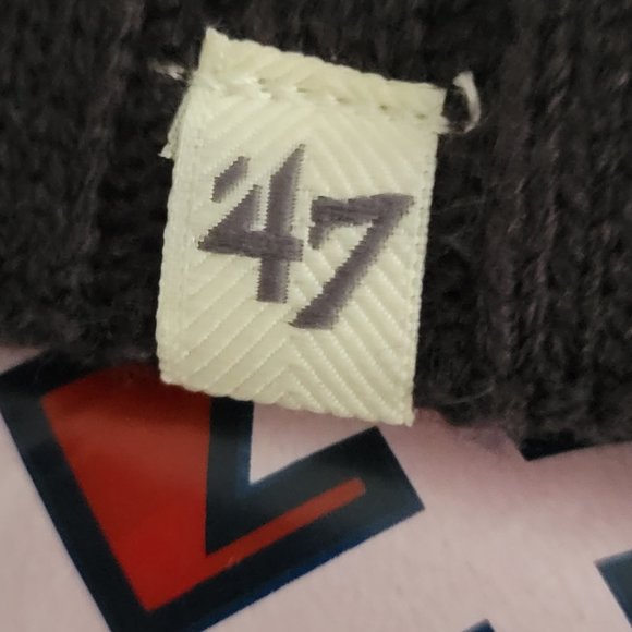 MLB Fans! ST. Louis knit pom tassel toboggan & STL rain poncho. - Picture 5 of 7